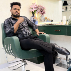 Mr. Sajid expert hair artist and the founder of SD Luxury Salon by Sajid Janakpuri.